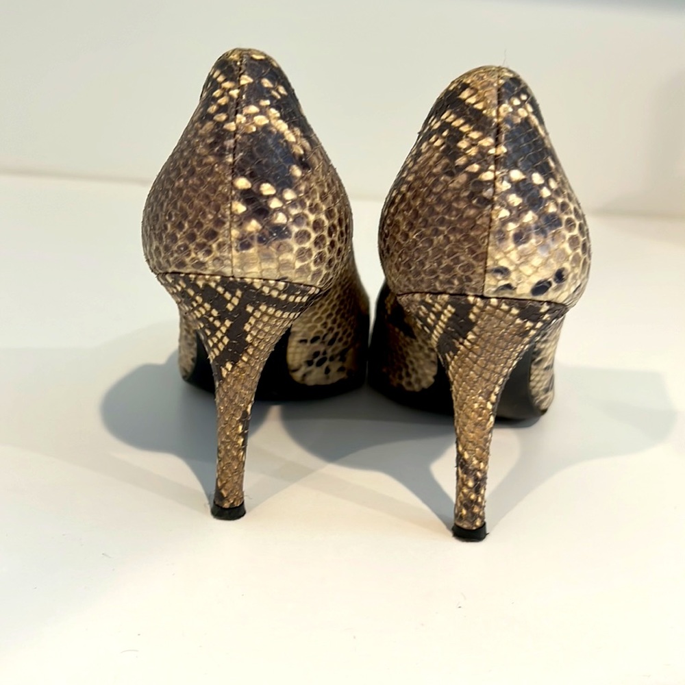 Stuart Weitzman Brown/ Beige Python Pointed Toes … - image 3